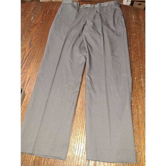 34x30 Savane Grey Flat Front Pleated Leg Dress Pants with Pockets and Belt Loops - Picture 1 of 4